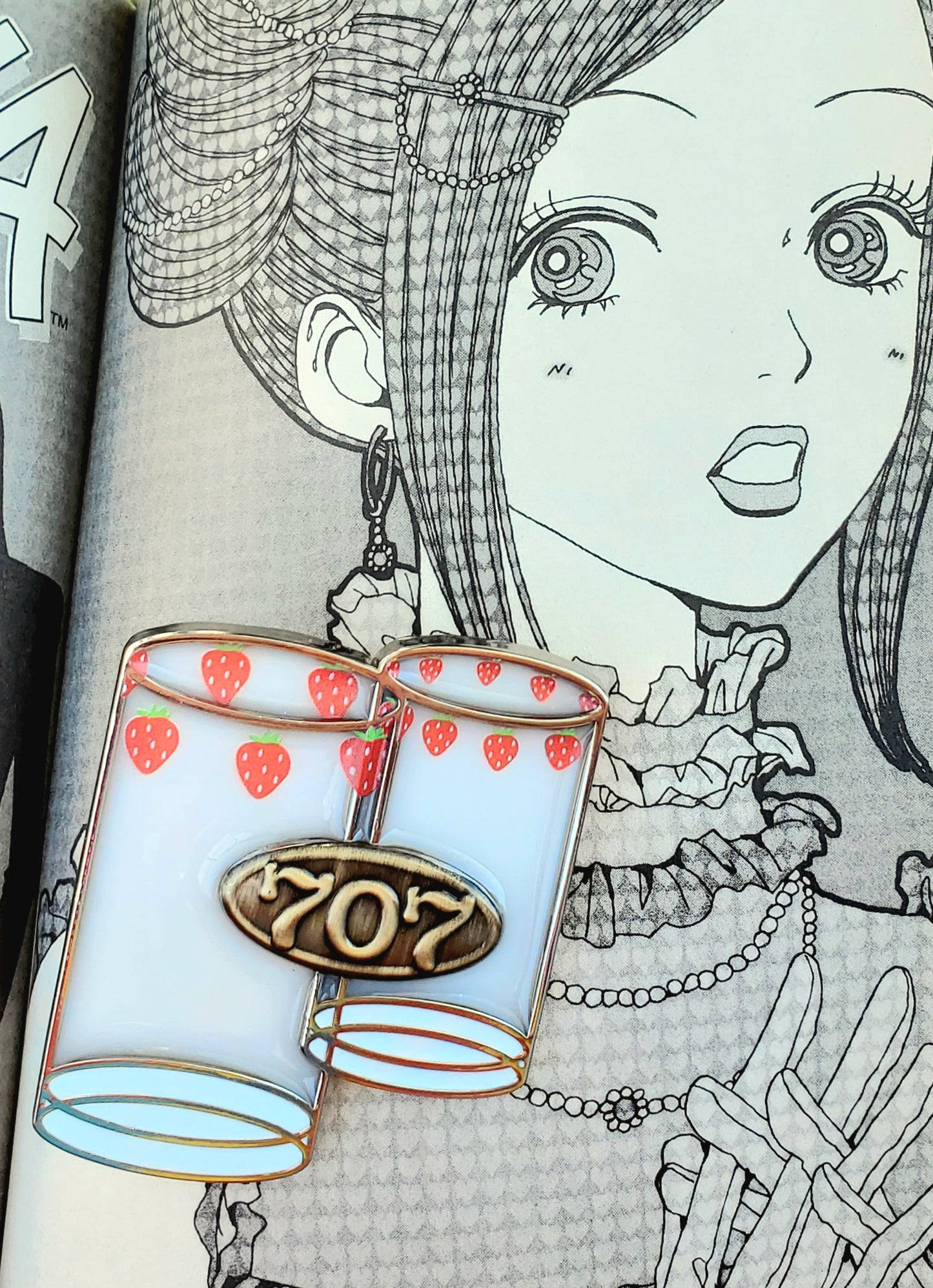 Nana Anime Cup & Apartment Plate Pin LE 35