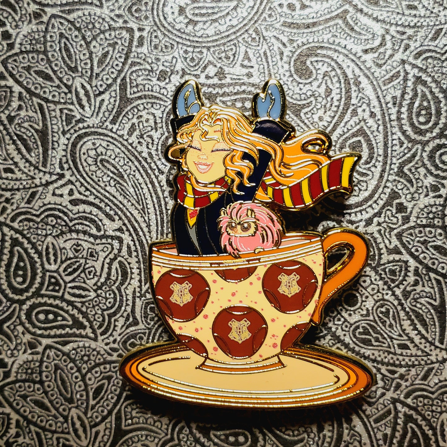 Sporty Girl Cup Pin OE
