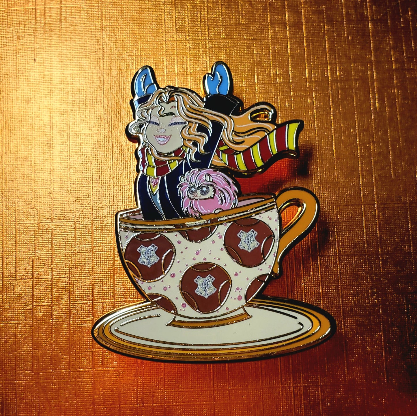 Sporty Girl Cup Pin OE