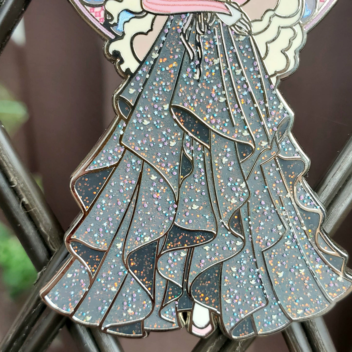 Weird Girl Nouveau Pin LE 50